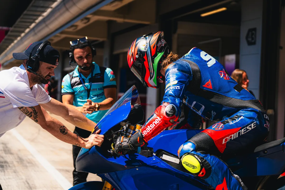 Rossi Moor preparing in the pit box